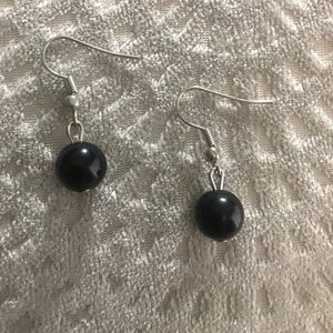 🔴2/$10 Black bead dangle earrings